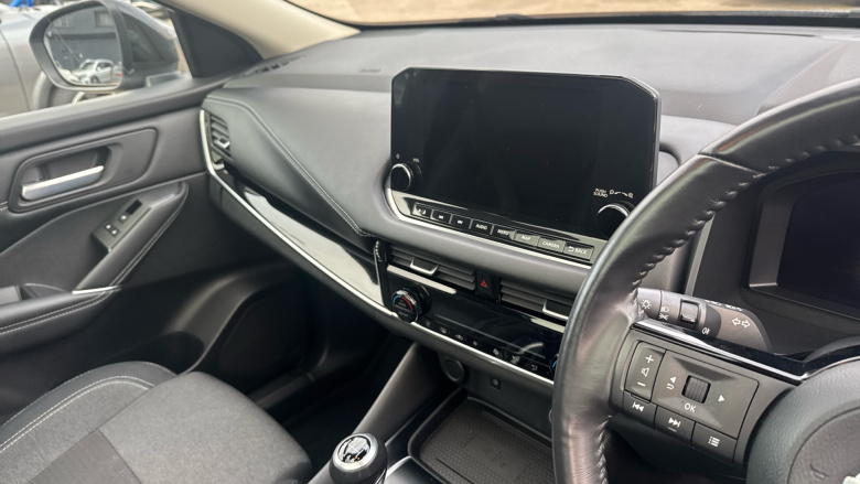 Nissan Qashqai 1.3 DiG-T MH Premiere Edition 5dr Petrol Hatchback